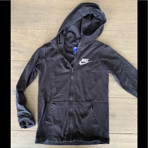 nike jacket with zipper pockets